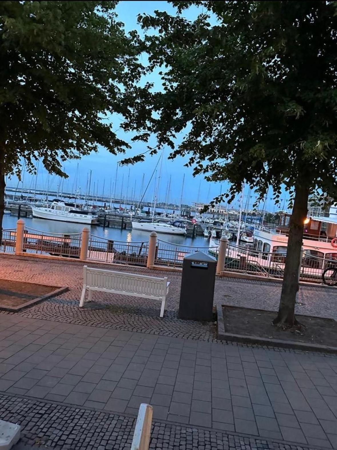 Lighthouse Lodge Rostock Bagian luar foto